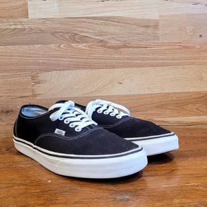 Vans Authentic Sneakers (Black)
